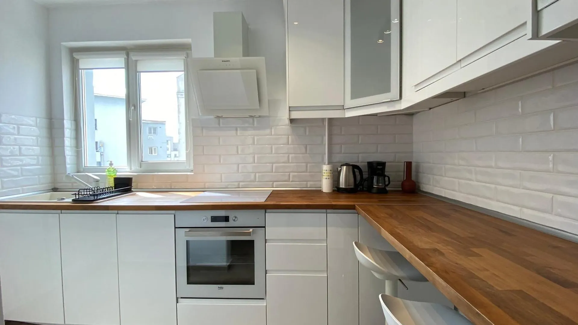 Old Town Overlooking - Vibrant 2Br Apartment Bükreş